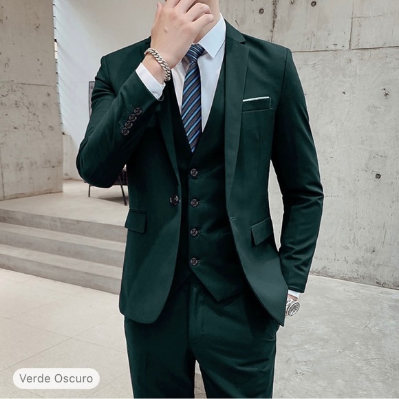 Green suit size M with 3 pieces